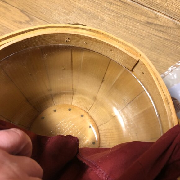 Vintage Peterboro handcrafted round basket with  handle, red merlot liner - Picture 10 of 10